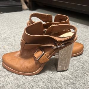 Kristin Cavallari X Chinese Laundry Sz 7